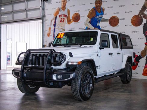 Used 2024 Jeep Gladiator Sport AWD/4WD image 20