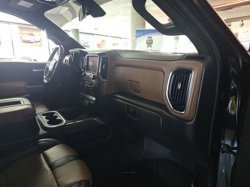 Used 2021 Chevrolet Silverado 1500 High Country image 15