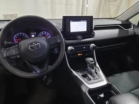 Used 2019 Toyota RAV4 XLE image 5