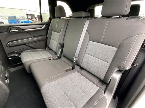 Used 2025 GMC Acadia Elevation AWD/4WD image 19