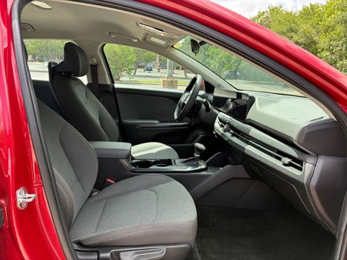 Used 2025 Kia K4 FWD image 27
