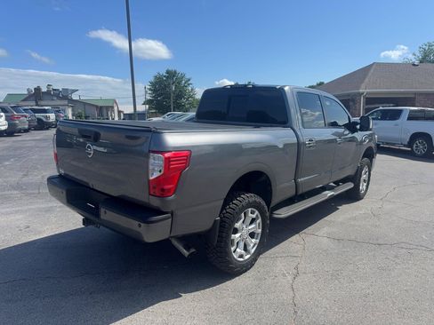 Used 2019 Nissan Titan SV w/ SV Convenience Package AWD/4WD image 6