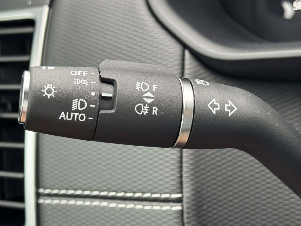 New 2026 Land Rover Discovery Limited Edition AWD/4WD image 27