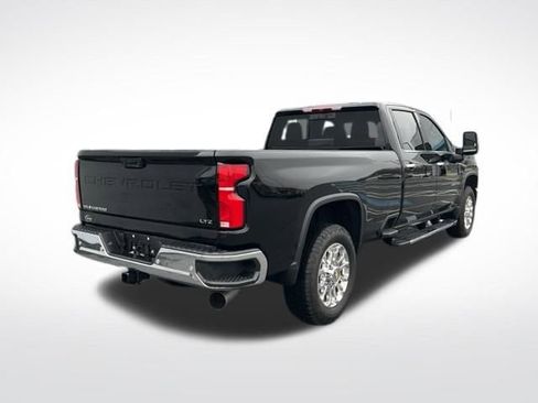 Used 2025 Chevrolet Silverado 3500 LTZ image 7