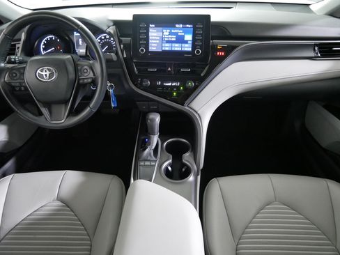 Used 2024 Toyota Camry SE FWD image 10