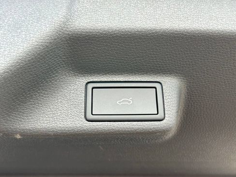 Used 2025 Volkswagen ID. Buzz Pro S Plus RWD image 47