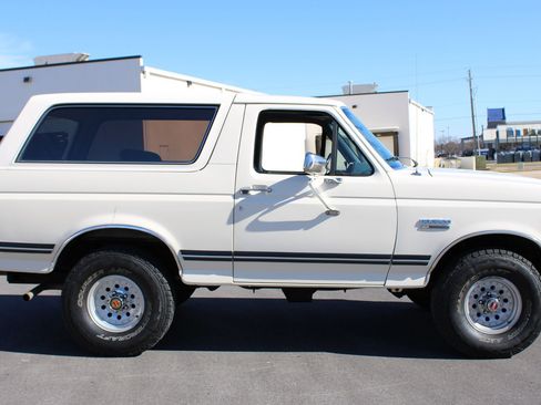 Used 1990 Ford Bronco AWD/4WD image 32
