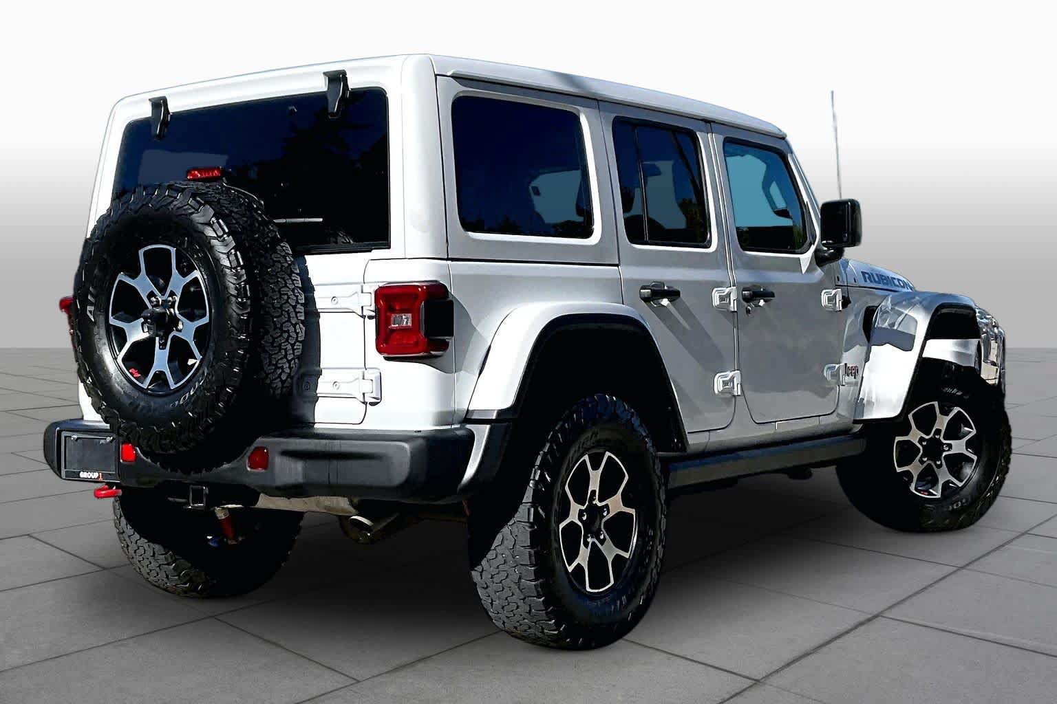 Used 2022 Jeep Wrangler Unlimited Rubicon w/ Steel Bumper Group AWD/4WD image 13