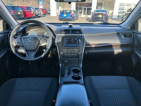 Used 2016 Toyota Camry LE image 12