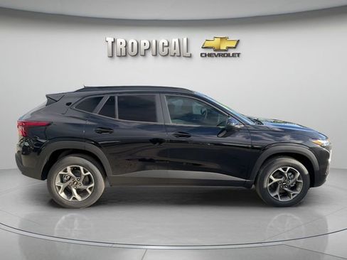 New 2026 Chevrolet Trax LT image 6