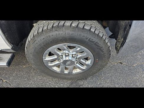 Used 2019 Chevrolet Silverado 2500 LT w/ LT Convenience Package image 9