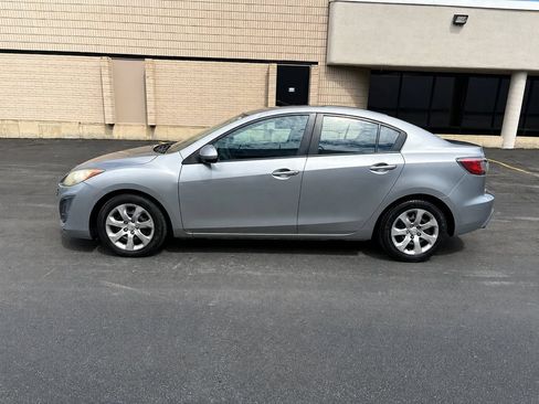 Used 2011 MAZDA MAZDA3 i Sport FWD image 2