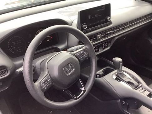 Used 2025 Honda HR-V LX image 2