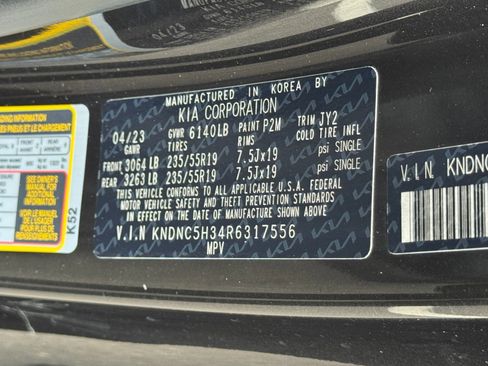 Used 2024 Kia Carnival EX image 43