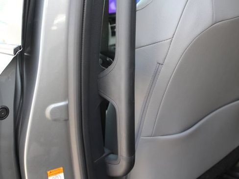 Certified 2026 Toyota Sienna XLE FWD image 33