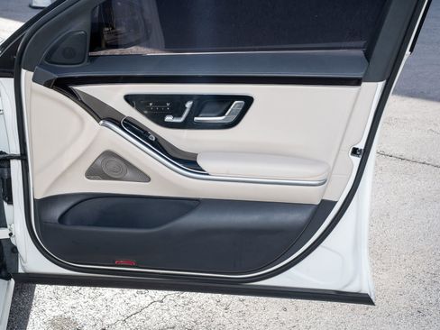 Used 2022 Mercedes-Benz S 500 S 500 image 13