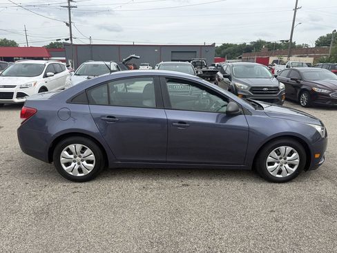 Used 2014 Chevrolet Cruze LS FWD image 6
