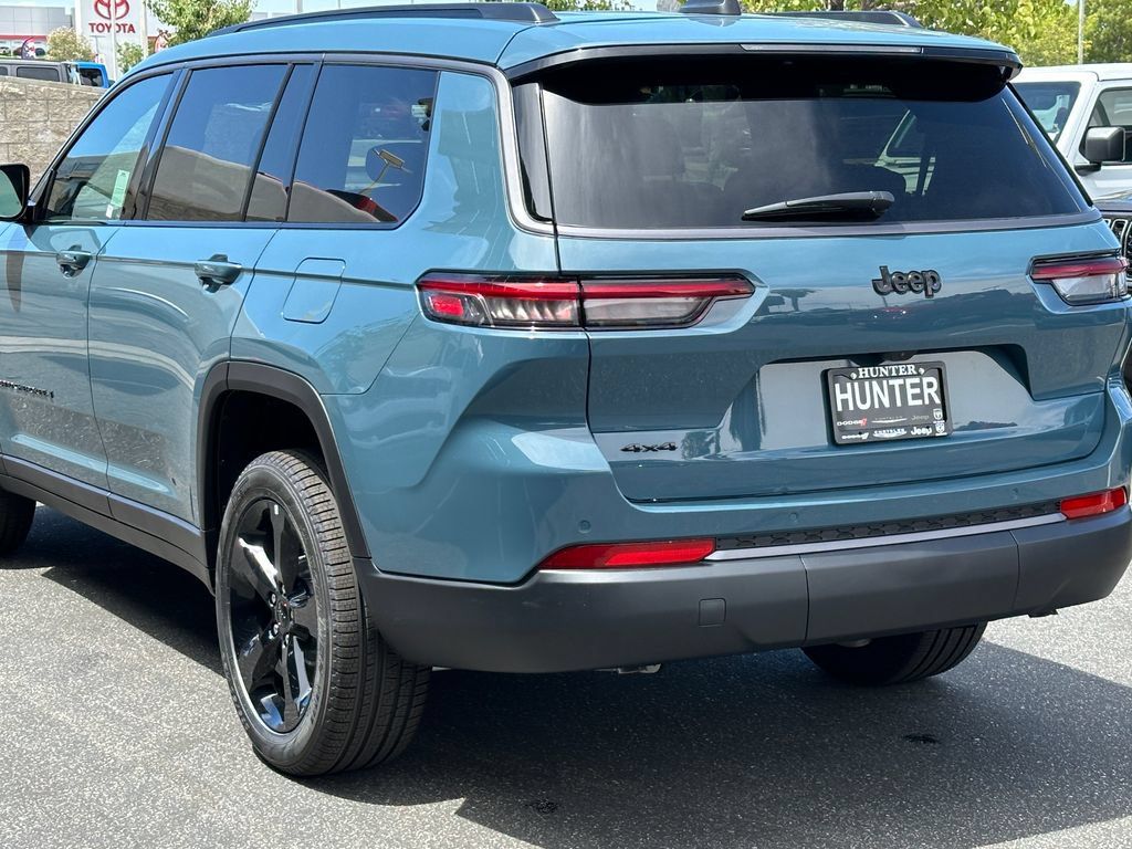 New 2026 Jeep Grand Cherokee L Limited w/ Limited Altitude Package AWD/4WD image 5