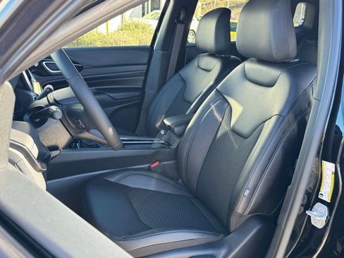 New 2026 Jeep Compass Latitude image 25