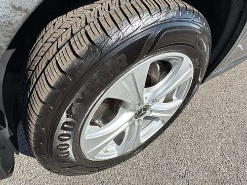 Used 2018 Mercedes-Benz GLC 300 4MATIC image 9