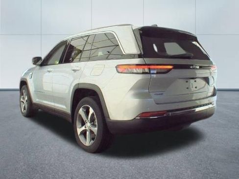 Used 2023 Jeep Grand Cherokee 4WD 4xe image 8