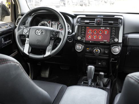 Used 2021 Toyota 4Runner Venture w/ Moonroof Package AWD/4WD image 30