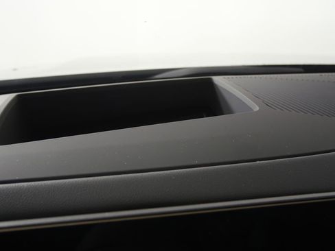 Used 2026 BMW 540i xDrive w/ M Sport Package image 23