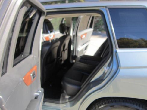 Used 2012 Mercedes-Benz GLK 350 4MATIC image 7