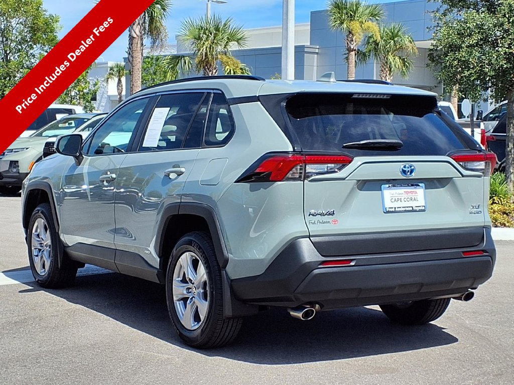 Used 2022 Toyota RAV4 XLE AWD/4WD image 6