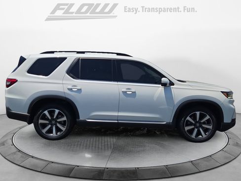 Certified 2025 Honda Pilot Touring image 8