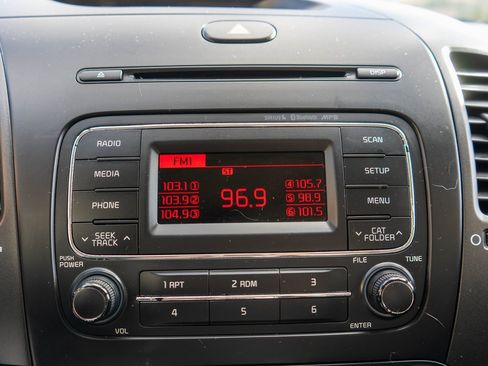 Used 2016 Kia Forte LX image 21