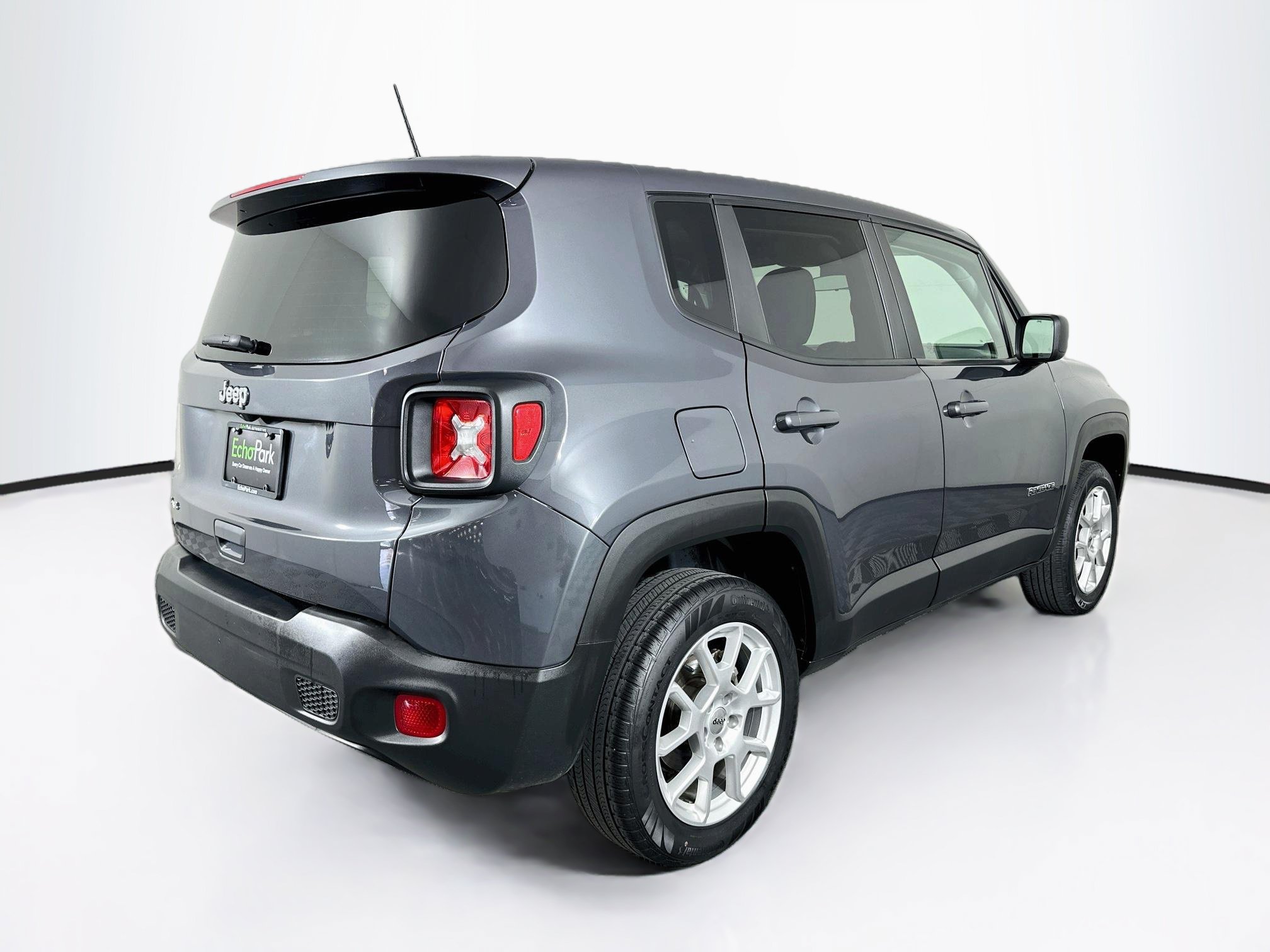 Used 2023 Jeep Renegade Latitude AWD/4WD image 9