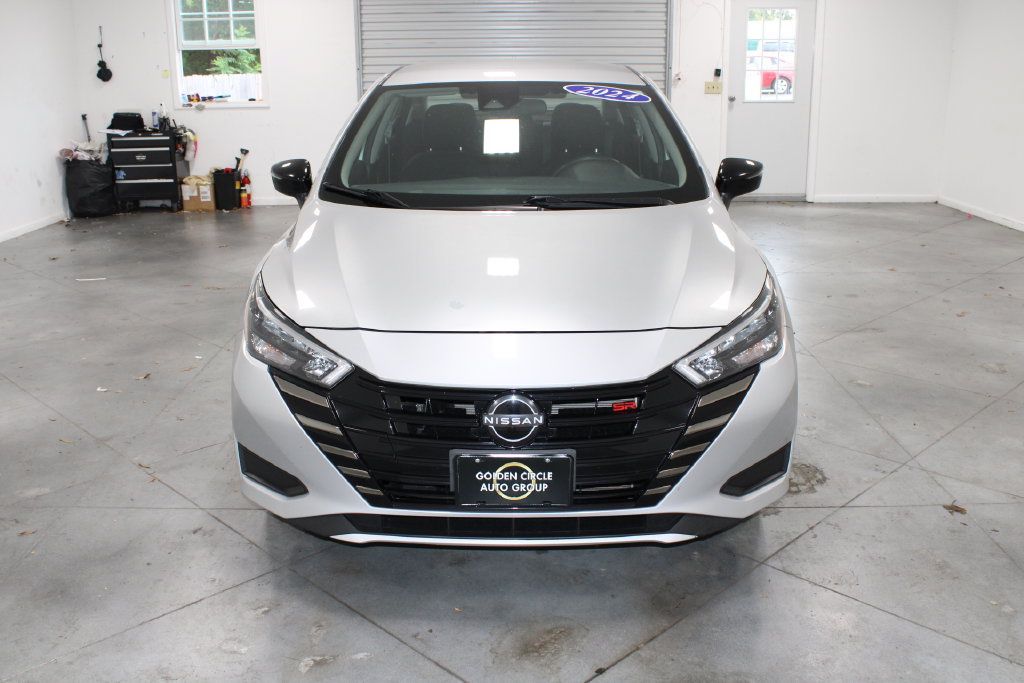 Used 2024 Nissan Versa SR FWD image 3