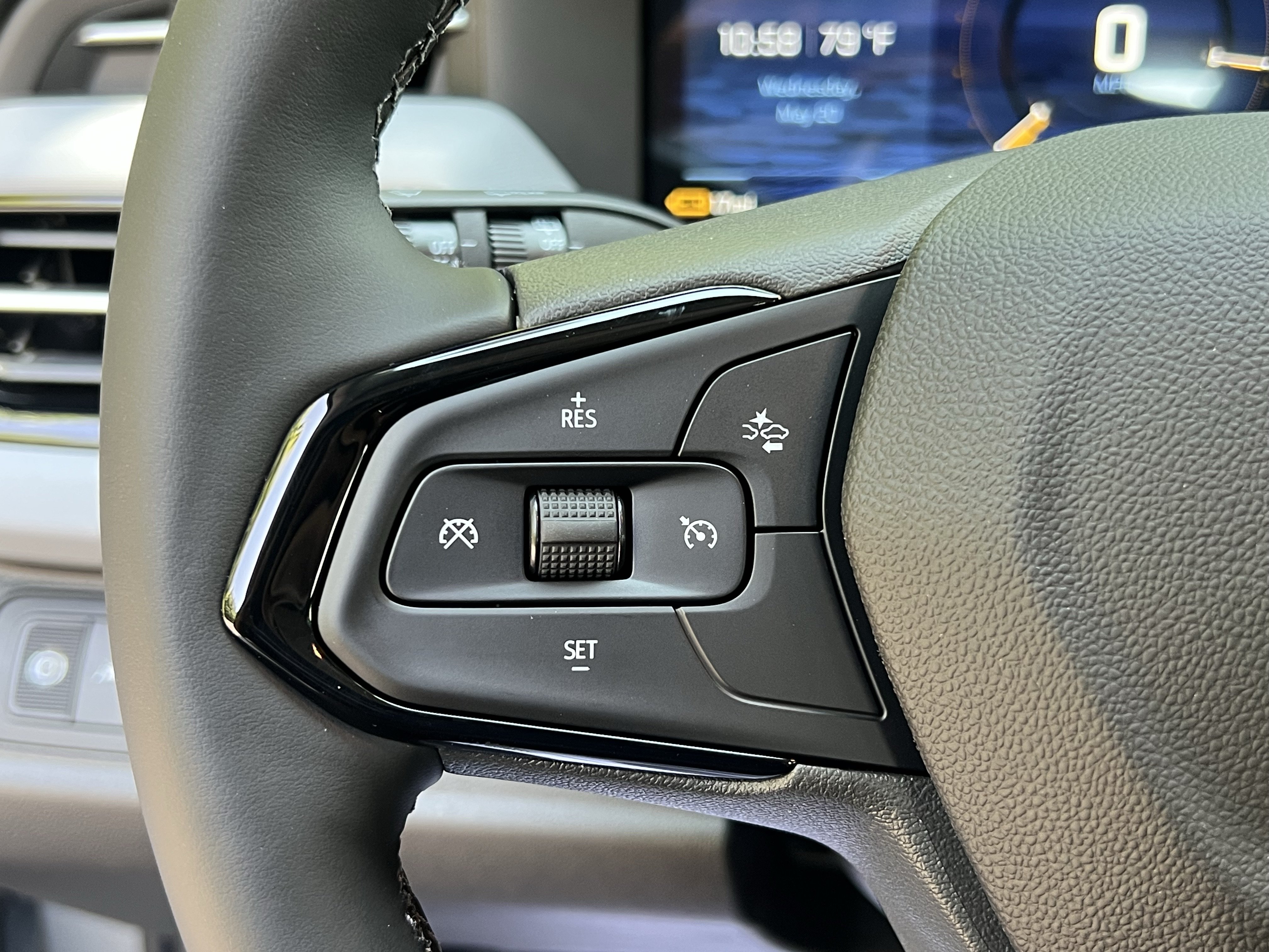 New 2027 Chevrolet Bolt LT w/ Comfort Package FWD image 20