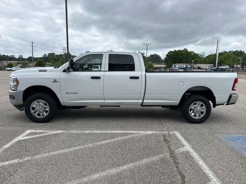 Used 2021 RAM 2500 Tradesman w/ Chrome Appearance Group AWD/4WD image 4