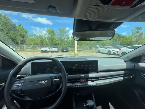Used 2025 Kia K4 FWD image 32
