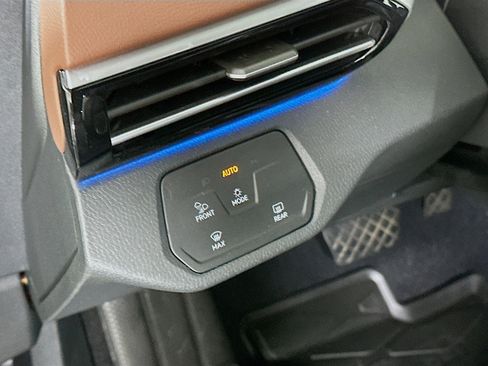 Used 2022 Volkswagen ID.4 Pro S RWD image 16