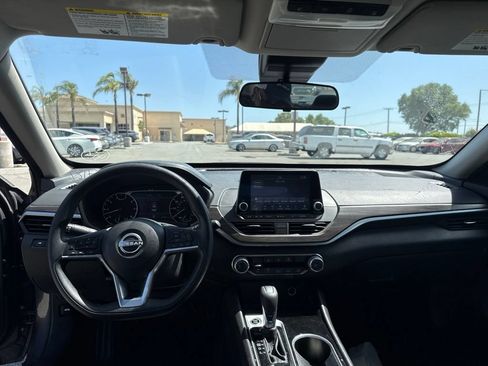 Used 2024 Nissan Altima 2.5 SV FWD image 20