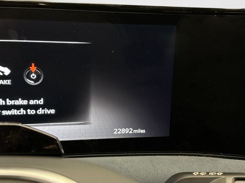 Used 2024 Nissan Ariya AWD image 10
