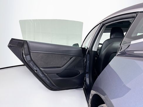 Used 2020 Tesla Model 3 Standard Range Plus image 25