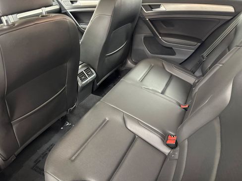 Used 2017 Volkswagen Golf S FWD image 11