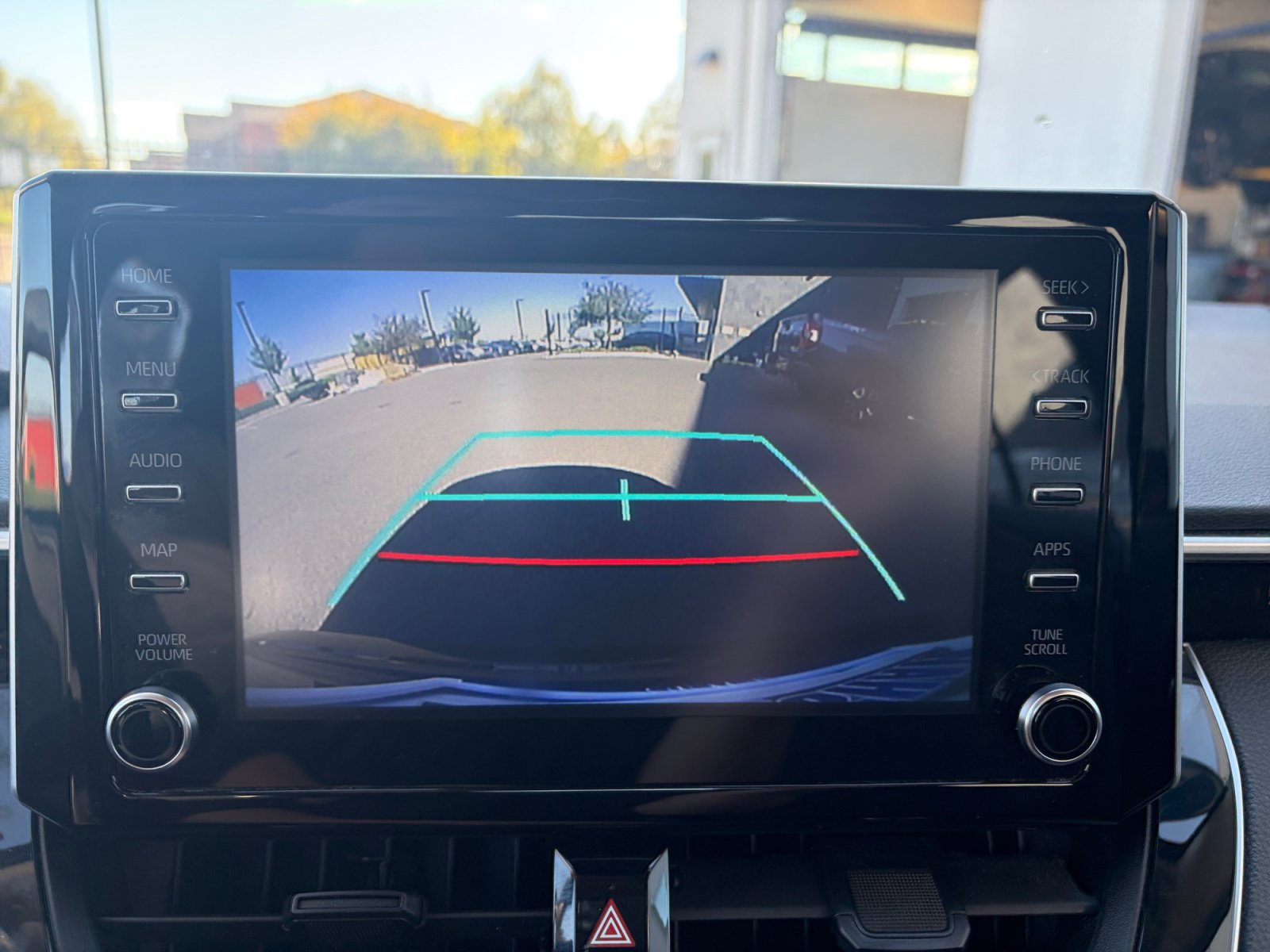 Used 2020 Toyota Corolla LE FWD image 23