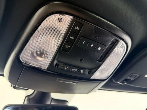 Used 2024 Dodge Durango R/T AWD/4WD image 32