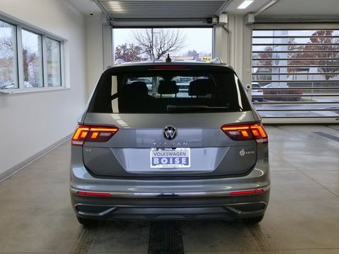 Used 2022 Volkswagen Tiguan SE image 5