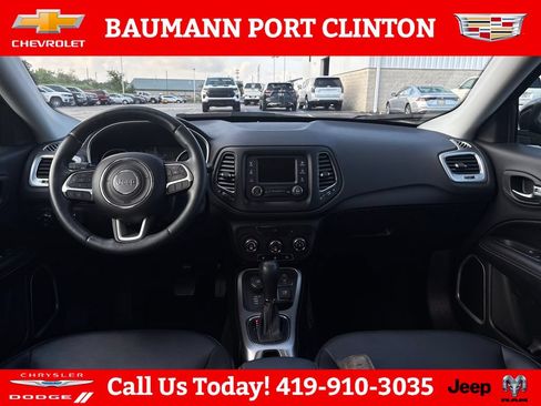 Used 2018 Jeep Compass Latitude w/ Cold Weather Group AWD/4WD image 13
