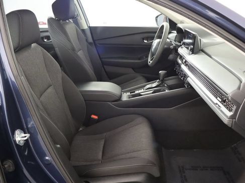 Used 2023 Honda Accord EX image 17