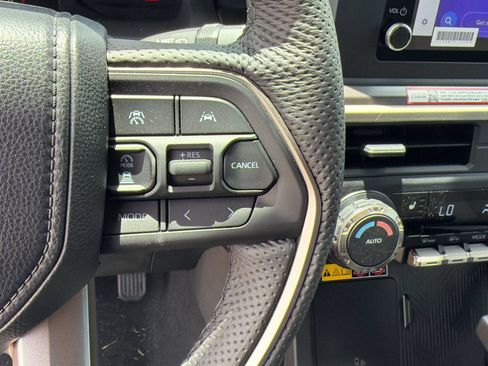 Used 2025 Toyota Tacoma SR5 AWD/4WD image 29
