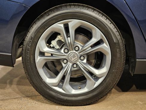 Used 2024 Honda Accord EX image 17