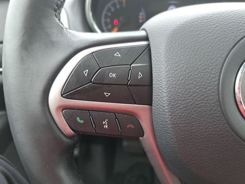 Used 2019 Jeep Grand Cherokee Limited w/ Luxury Group II AWD/4WD image 17