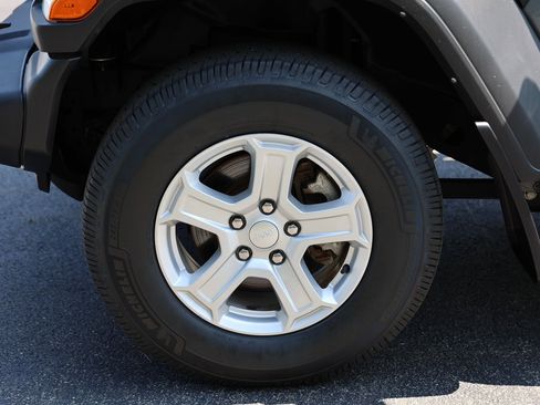 Used 2022 Jeep Wrangler Unlimited Sport image 9